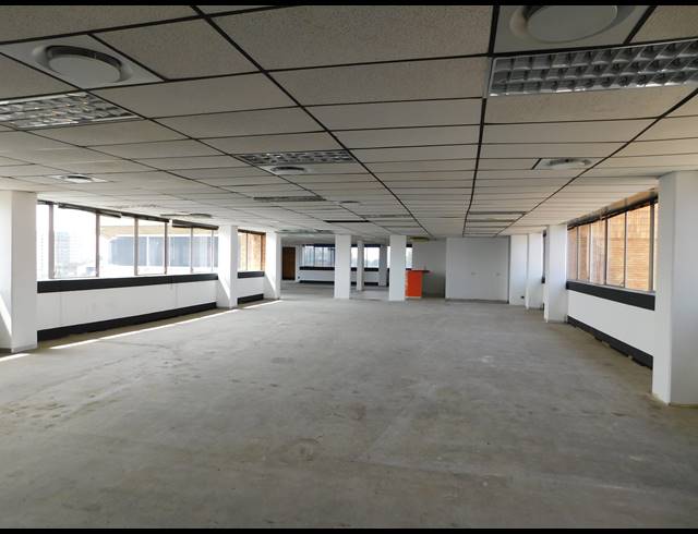 7,200M² OFFICE TO LET IN FERNDALE